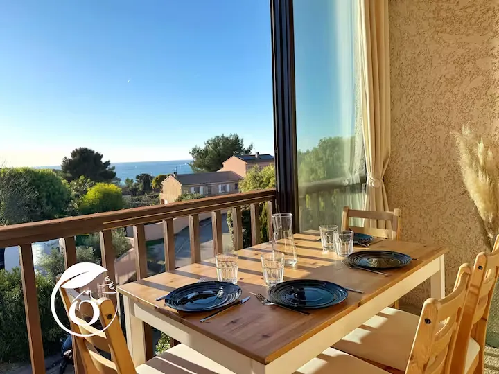 vue-mer-entre-sanary-bandol